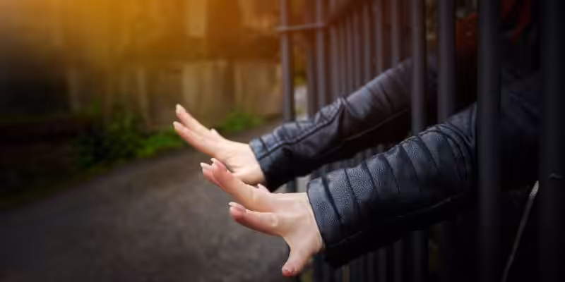 kisiyi hurriyetinden yoksun kilma sucu cezasi