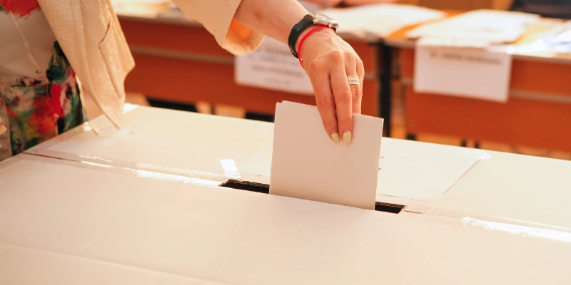 secimlere katilmak icin istifa edenlerin memuriyete geri donusu suresi